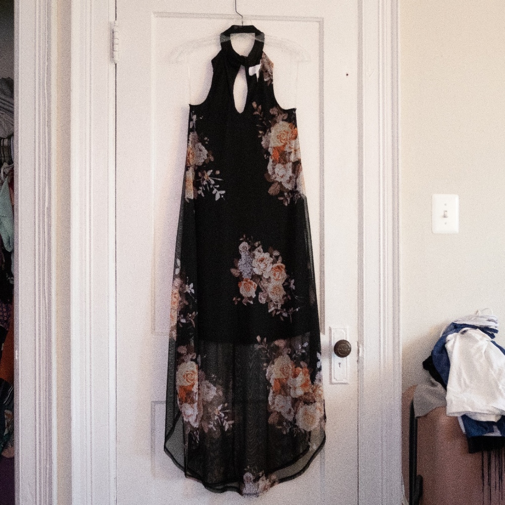 NWT floral high neck keyhole dress